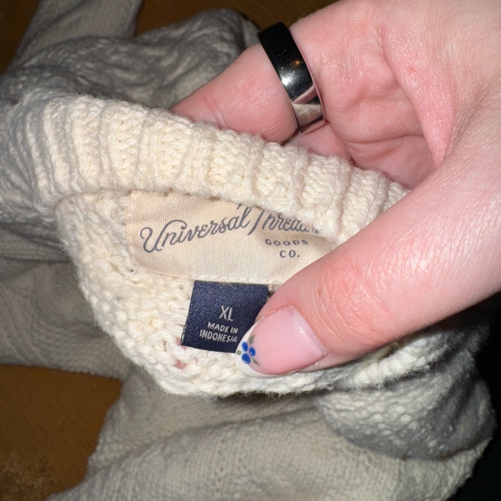 Universal Thread trendy cream white Rory Gilmore sweater, size XL - Picture 3 of 3